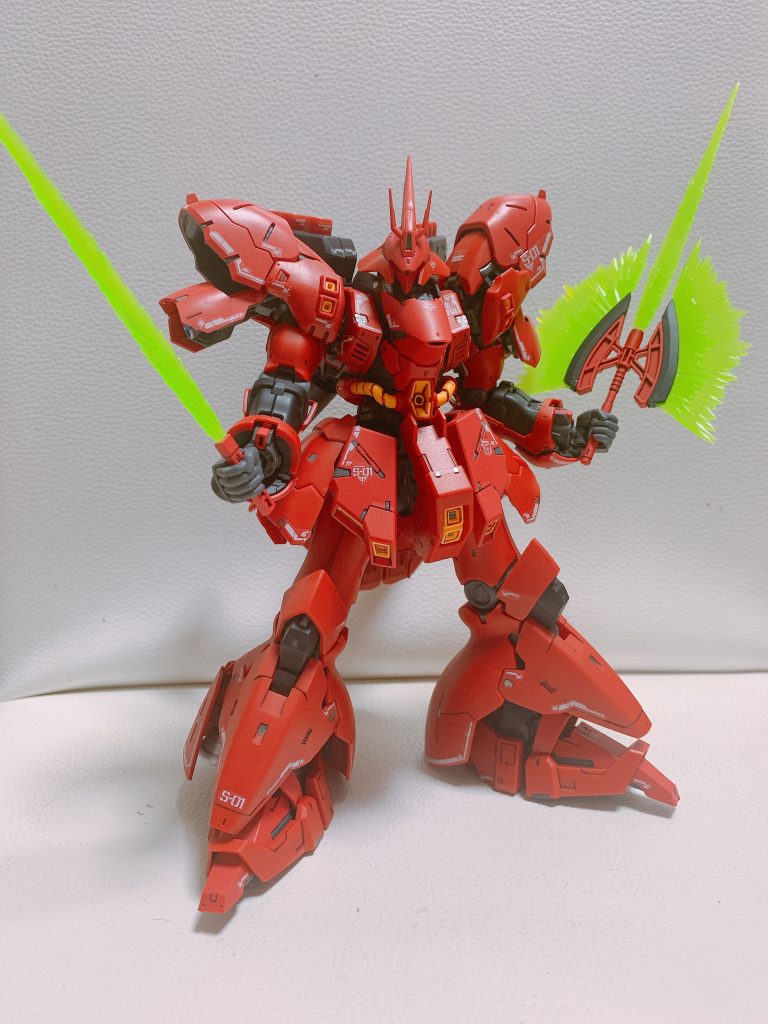 ビームサーベルとビームトマホーク、このキット手パーツがやけに取り外しし難くて、トマホークが若干折れたのは内緒(´･ω･`)