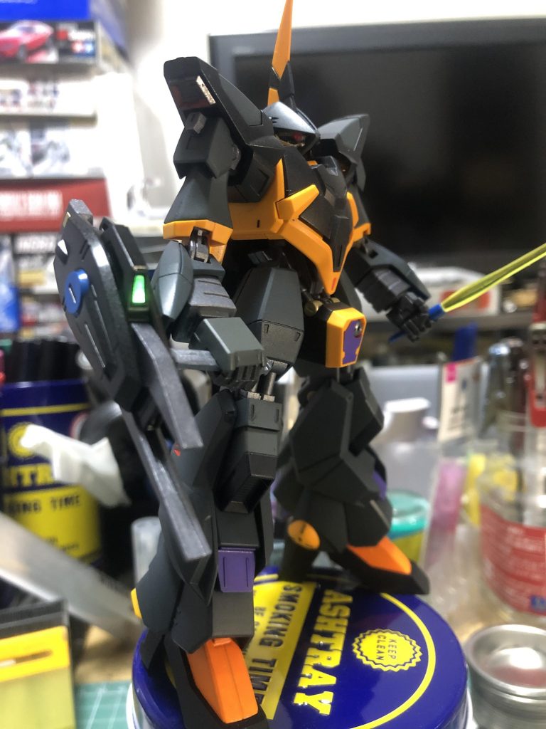 サーベルの柄が塗られていませんが、ご愛嬌ってことで(笑)