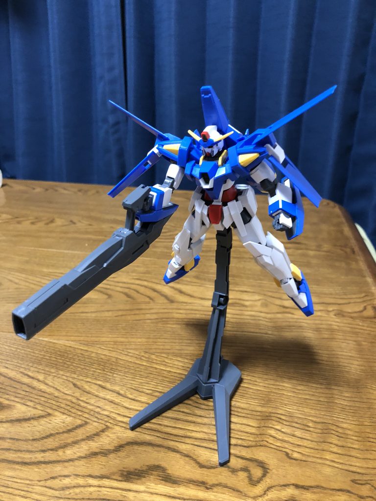 いつもの部分塗装で仕上げました。と言っても、メインカメラやツインアイぐらいしかなりませんでしたけど。