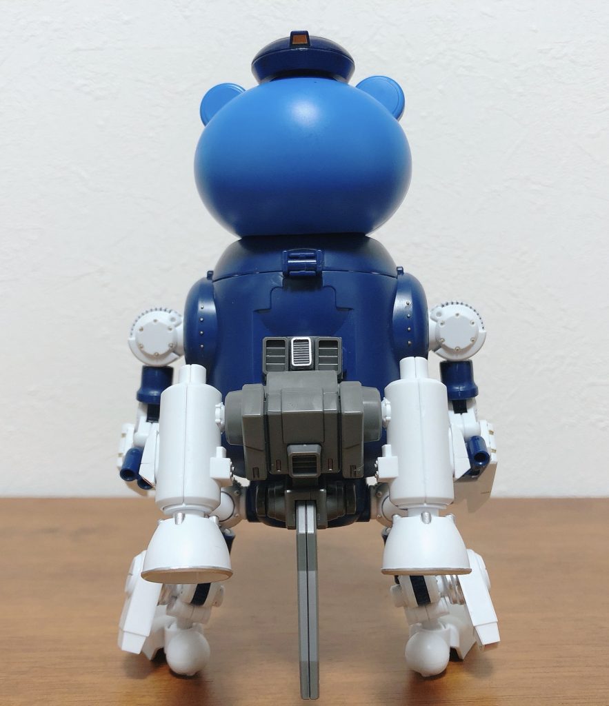 背面一応、通常形態的なイメージですが、脚部と背面のバーニアで高速移動が可能というイメージです。