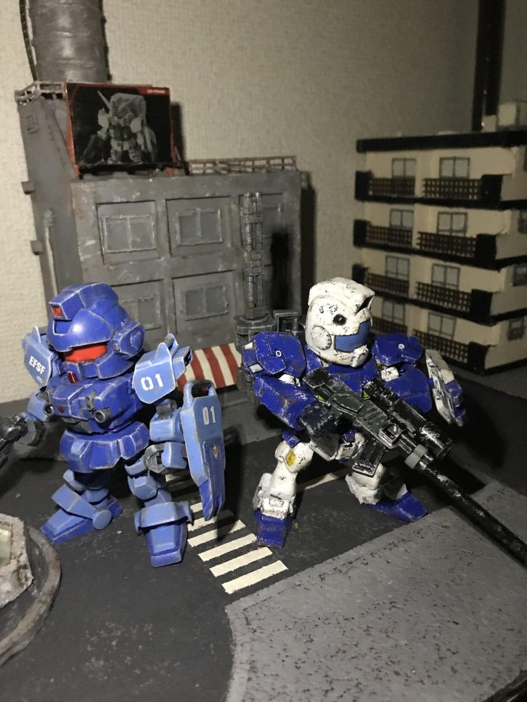 ブルーディスティニーの僚機っぽい感じ