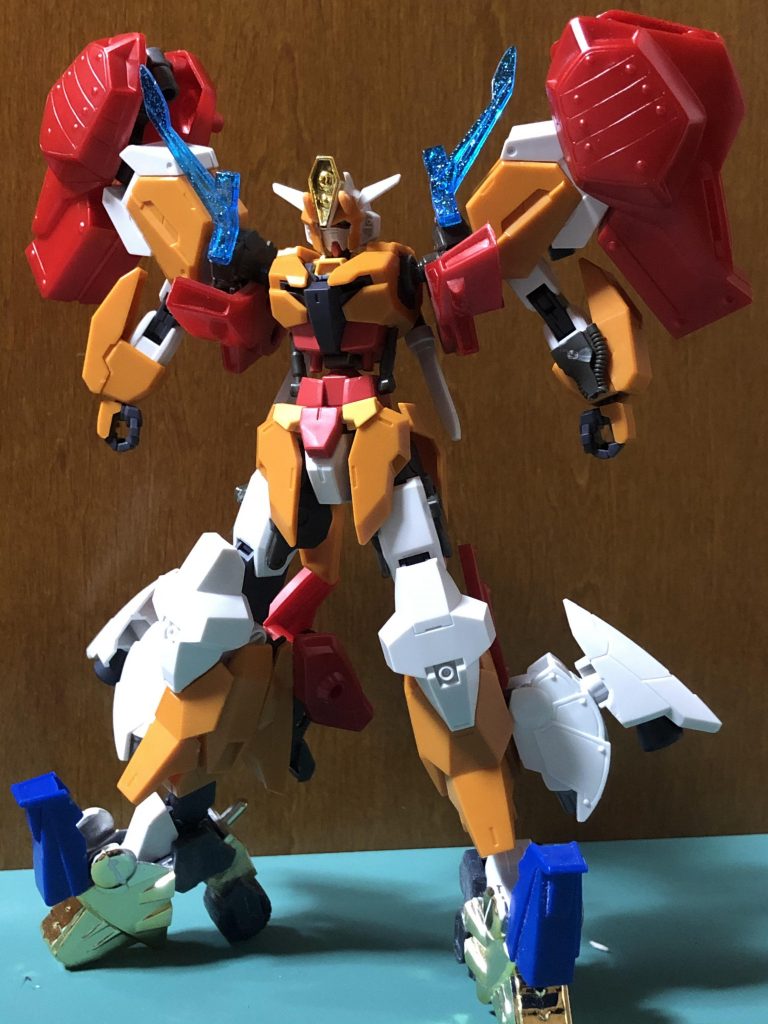 塗装前。アーマーのカラーリングはサタニクスとマーズフォーの中間色を意識しました。アクリジョンメタリックレッド＋ゴールド＋オレンジ（全て同量）＋メタルブラック少量です