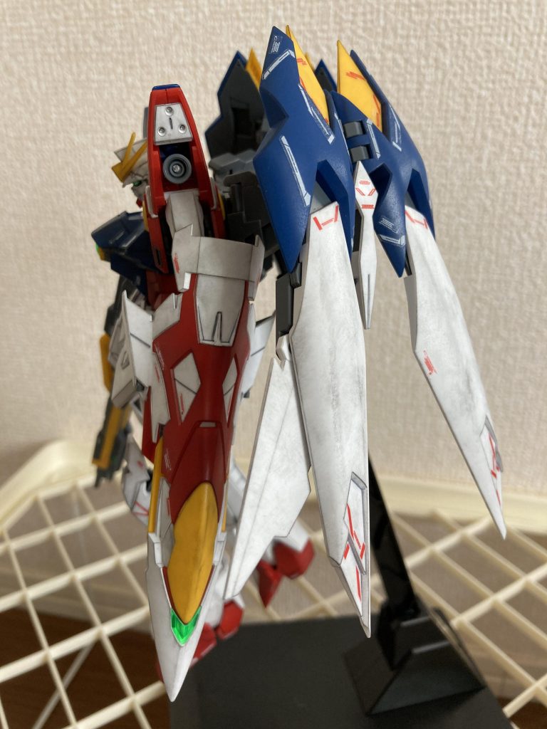 バーニアをメタルシールで少し光沢を。少し曲がったけど