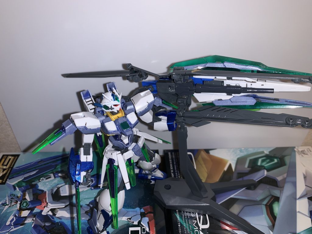 重すぎて腕で支えようとしたがそれでも無理だったのでちょっと台座を借りました。