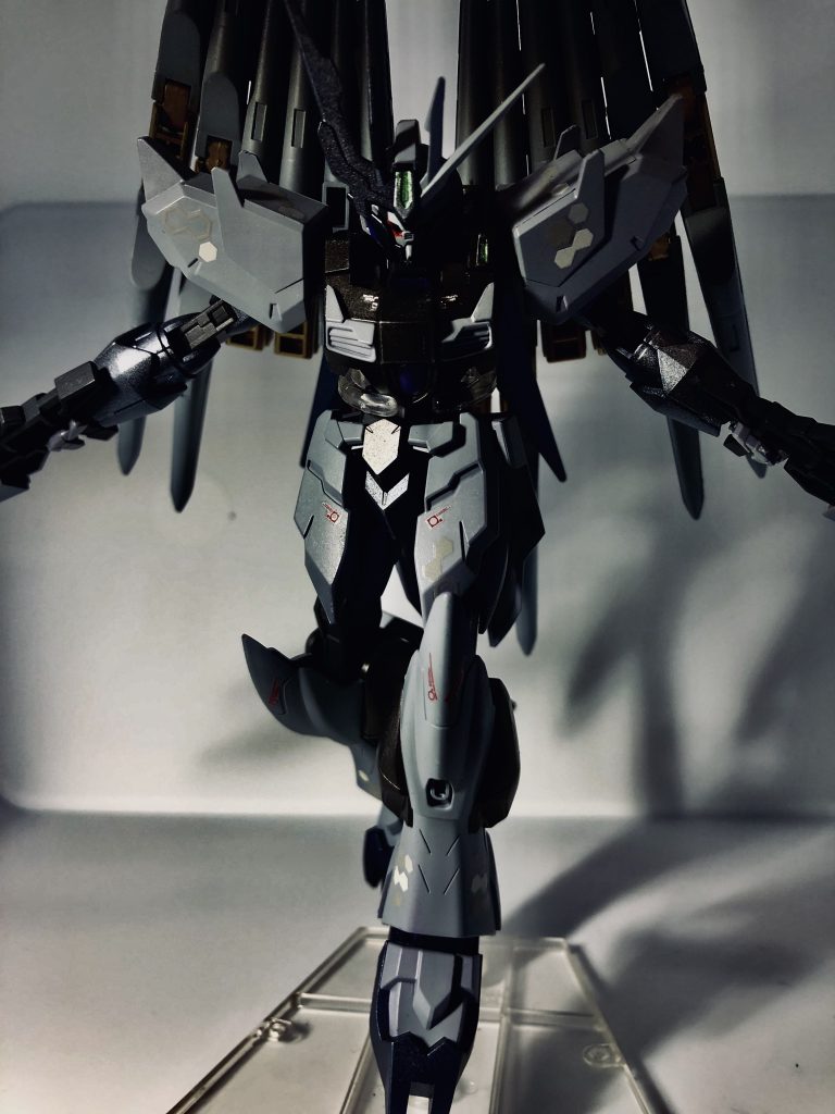 ポーズ2。悪役ですしこういうの合うよねやっぱり。