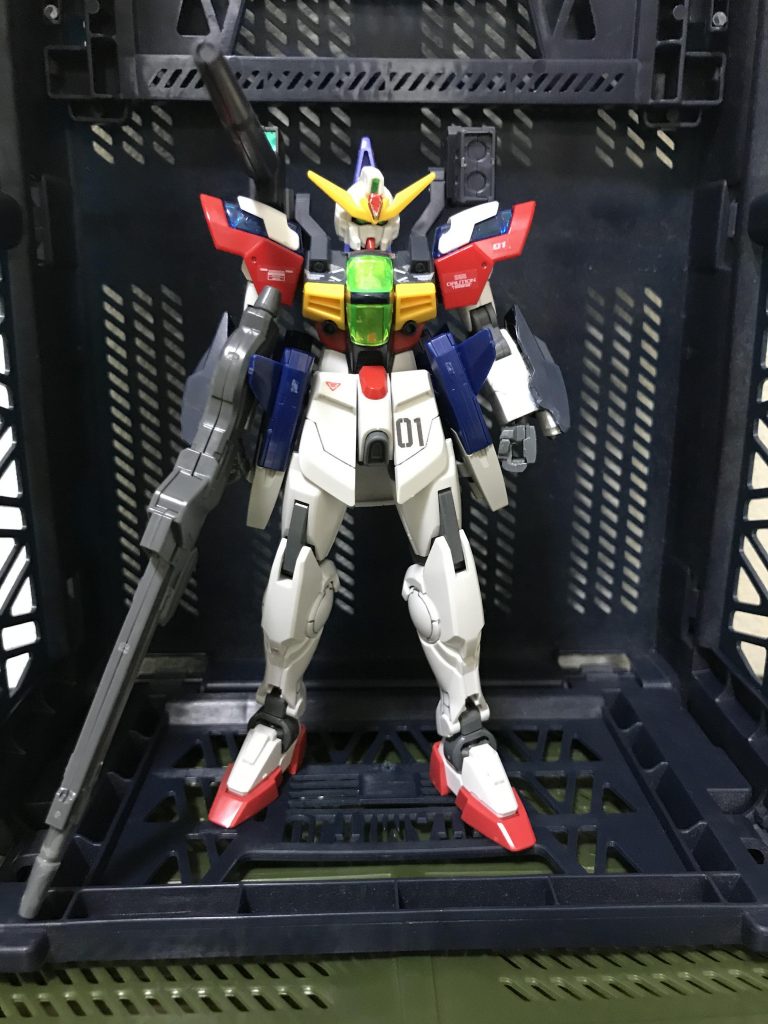 遠距離戦・支援用装備PS-03と合体した状態。ガンダムエイヴの装備の中で最も火力がある。装備ロングレンジライフル×1肩部64mmビームカノン×1ミサイルポッド×1腰部ビーム砲×2