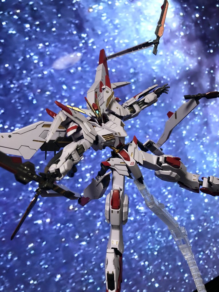 全身柔らかプラで非常に加工し難いキットでした。特にヤスリ掛けするとケバ立つので最終的にはダイソーの爪磨きが非常に役立ちました。後、柔らかプラは動かすと捻じ切れる可能性があるので僕はミニ四駆のグリスを薄塗りして対策してます。最後まで見ていただきありがとうございました。(^-^)