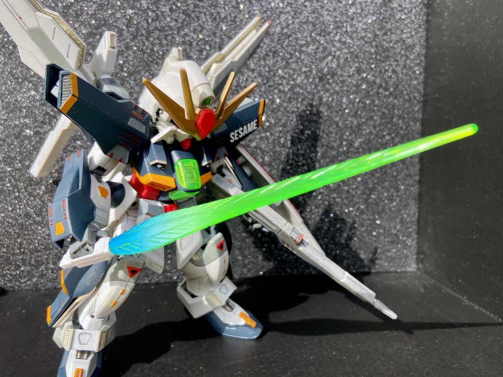 ビームサーベルがなかなか、いい色になりました。根元のみホワイト⇨クリアブルーです。