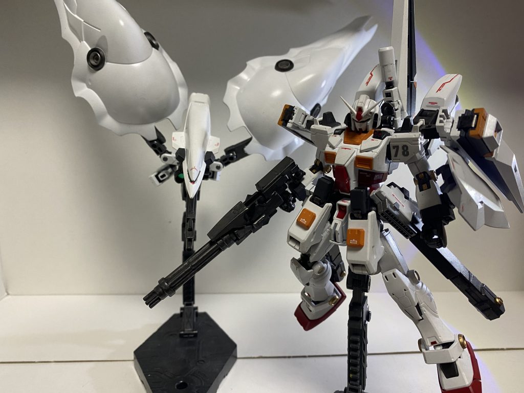 最後までご覧になっていただき、ありがとうございます！G-NexT、如何でしたでしょうか？気付けばオカルト色が強い設定になってしまいましたが、故人の機体を宣伝目的に使っちゃダメだよね…余談ですが、ビームハンドガンの合体ギミックはコアガンダムを参考にしました。コアガンダムいいよね…