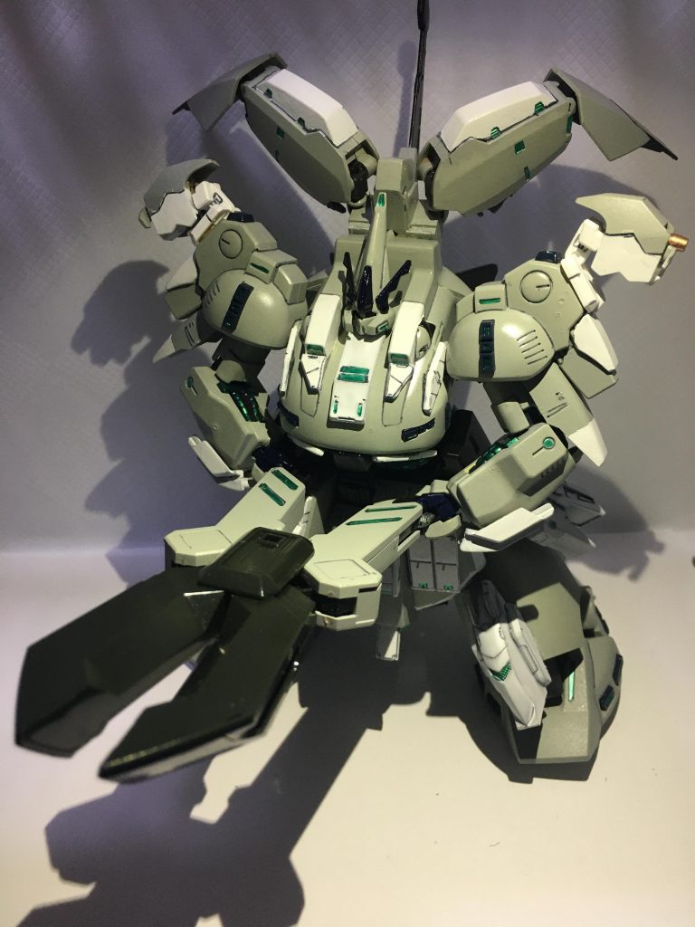 リアアーマーを取り外して、大型シザースも使えます。