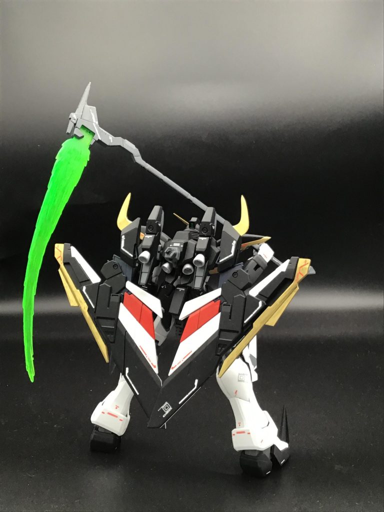 正面と背後から。バックショットはあのカッコいいOPのイメージで。