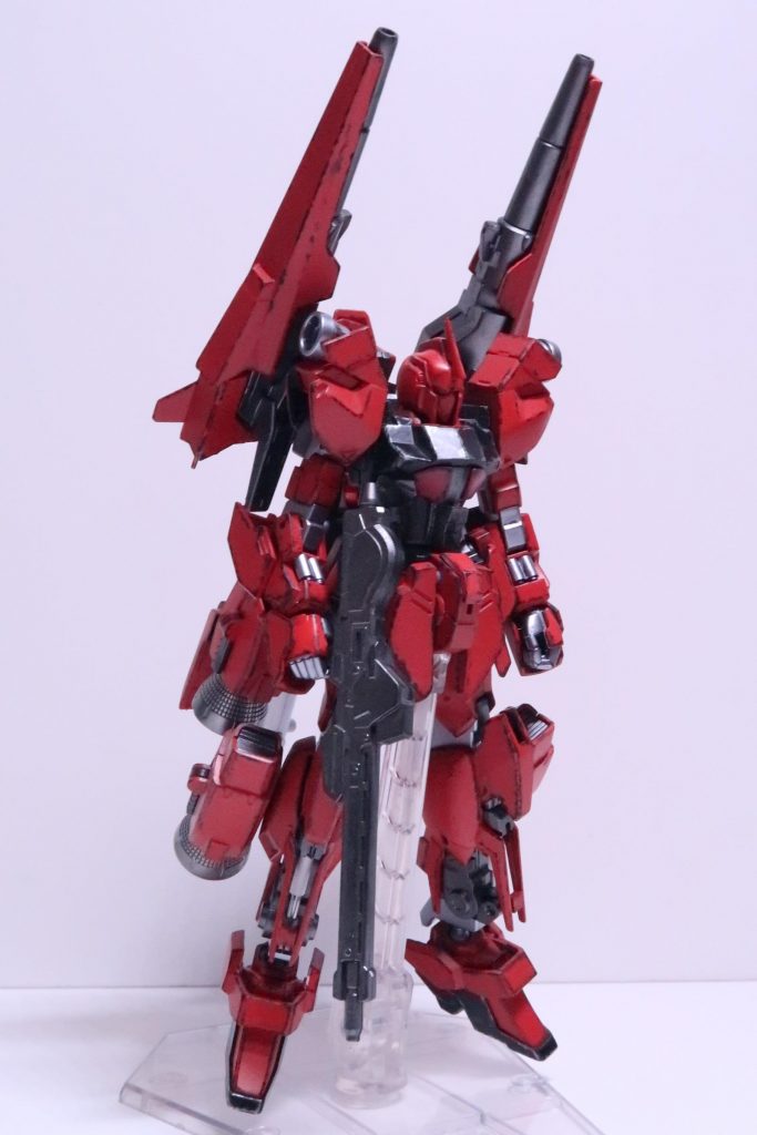 前面肩と足、バックパックを改造しています