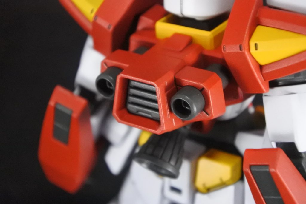 背部のリアウィングは切り落とし