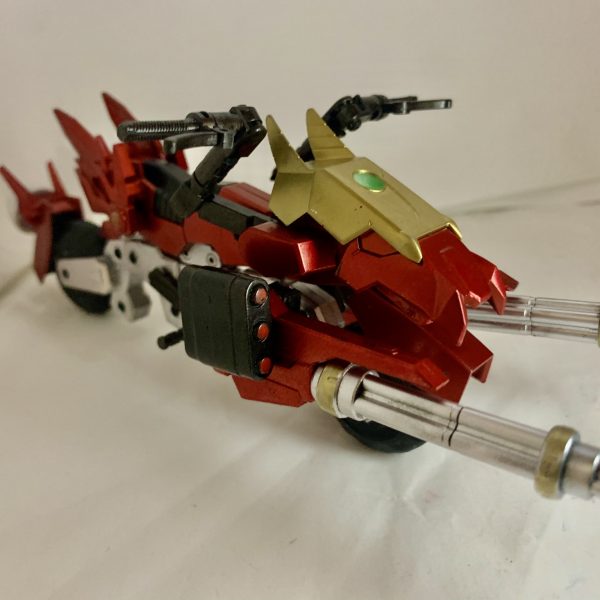 ドラゴニック・ストライカー