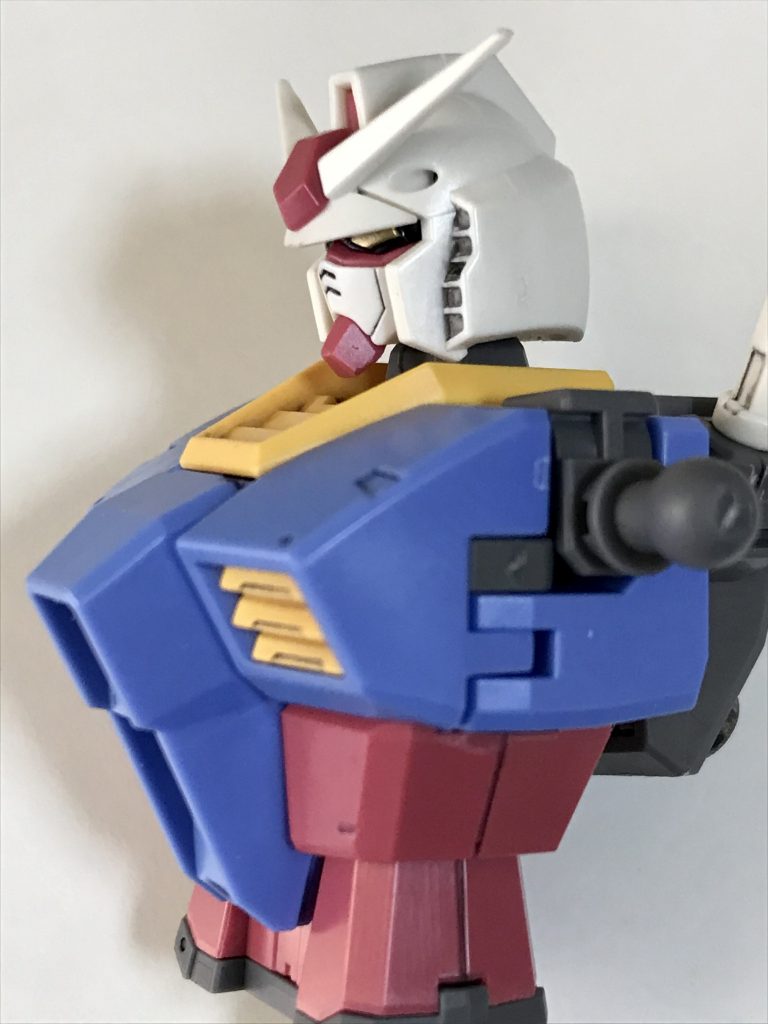 独特の成形色そのままに組みました。墨入れだけで、トップコートすら吹いていませんが、かなり見栄えよく仕上がります。すごいキットです。