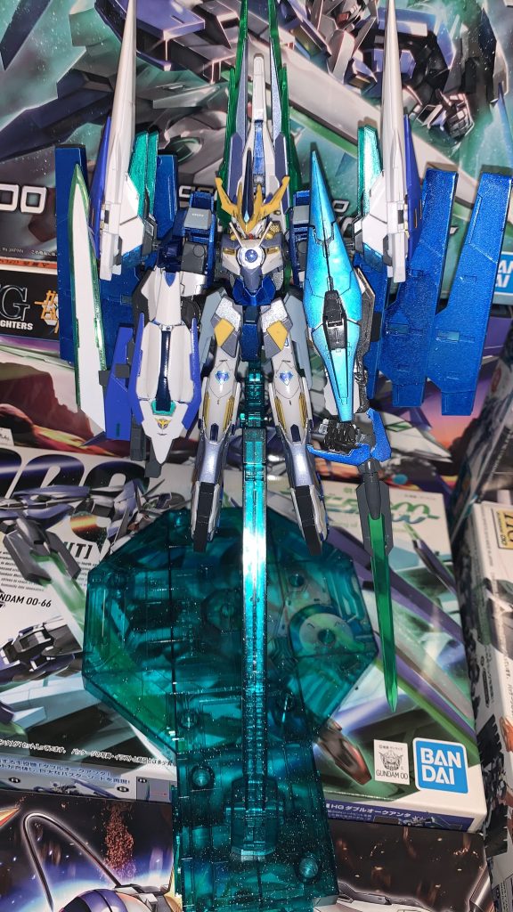 可変用じゃないからGNソードⅤがはみ出す。