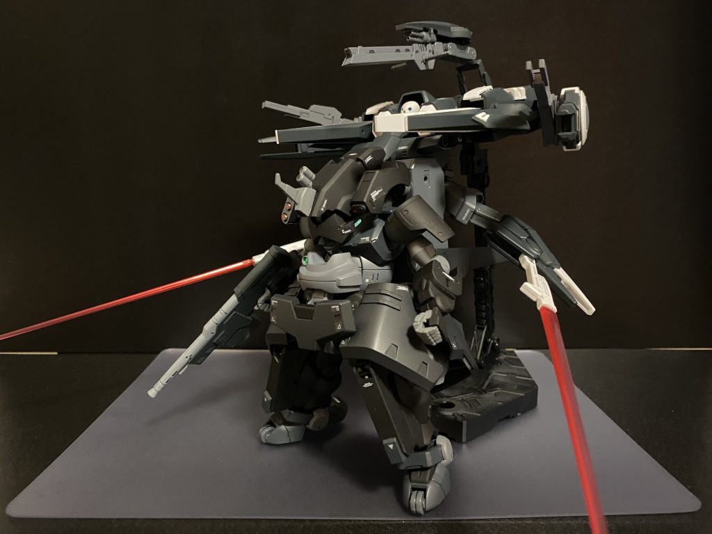 グリモアアドバンス本体とドッキングビーム兵装を使用出来ないグリモア本体だが、この状態となることで、ビーム兵装の使用が可能となる。