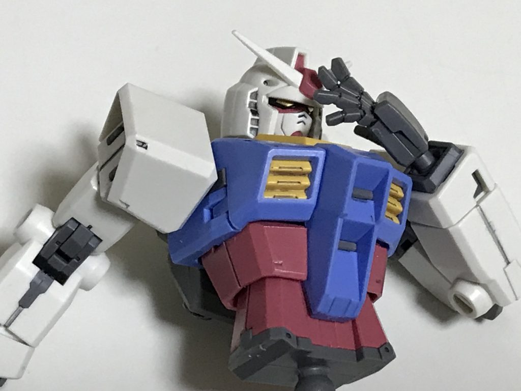 あちこち独特の可動メカニズムで、よく考えられてるなぁと感心しきりです。