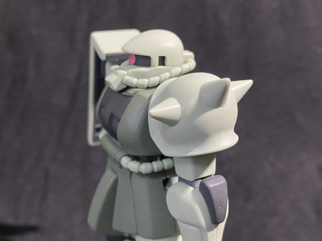 唯一合わせ目消しをしたショルダーアーマー。いい感じに消えてくれました。