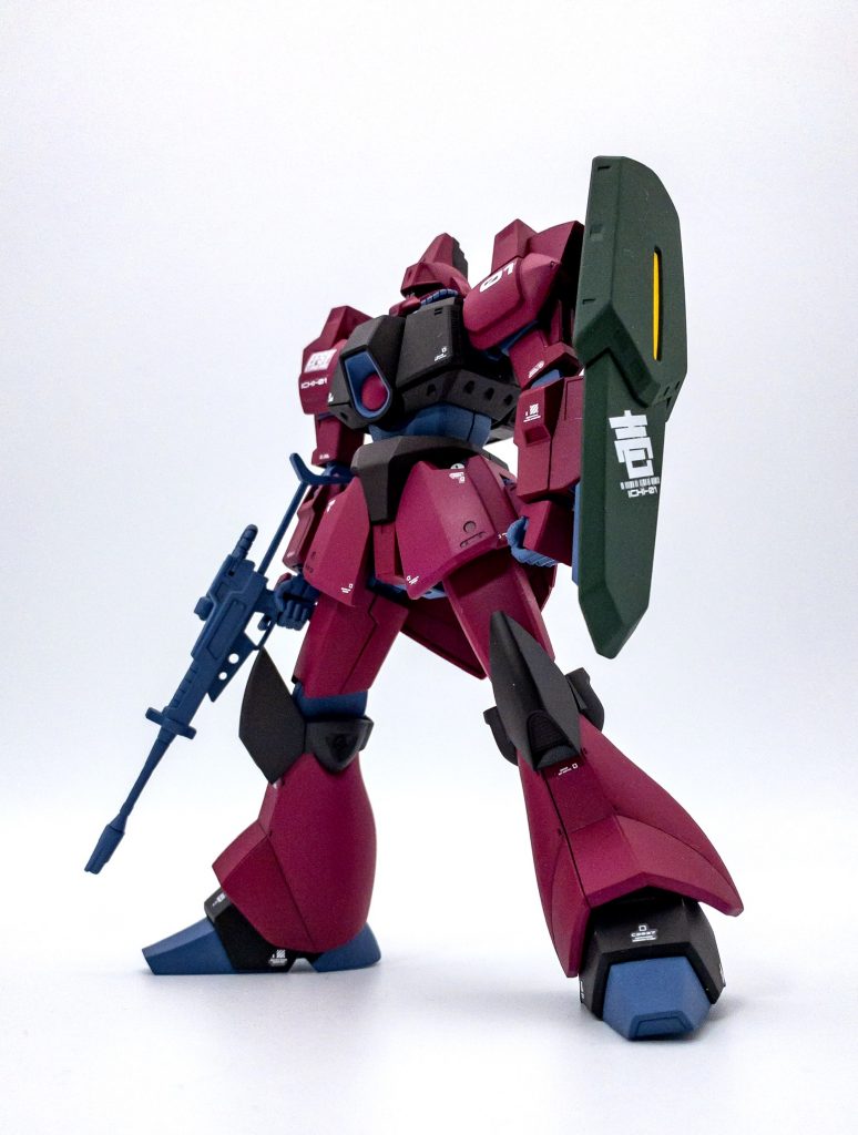 スラっとして美しい機体です。