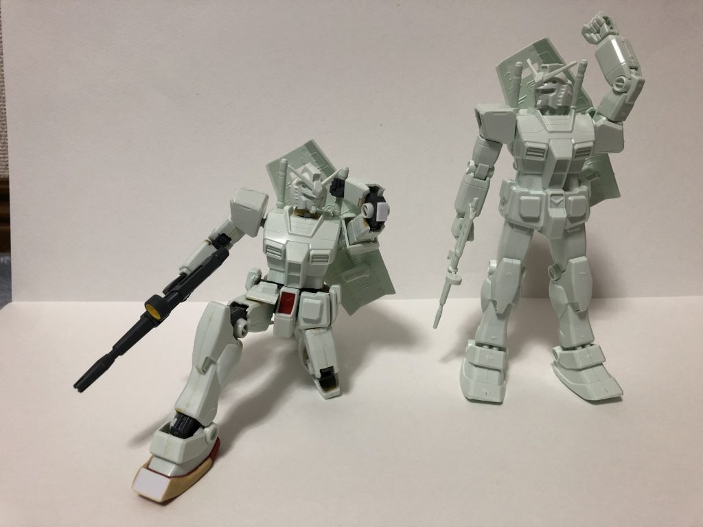 FGガンダムとの可動の比較です。 