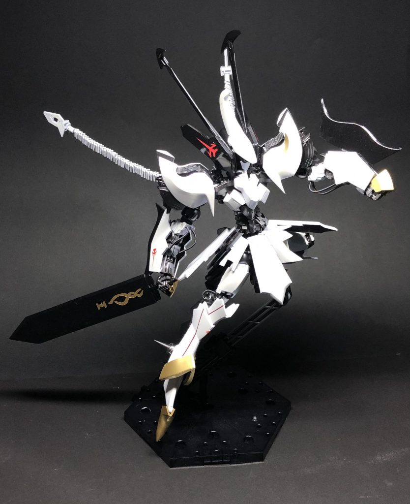 アクションポーズ斬りかかるようなポーズで!見かける資料には素立ちの姿しかなかったので妄想ですが笑