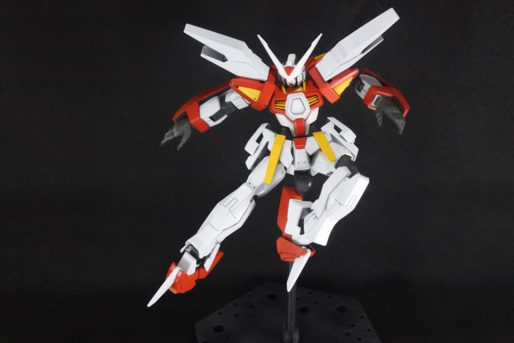 ラ○ダーキック風のポーズも