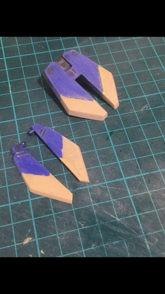 前と後ろのプラ板をひっぺがし、延長した所の境目が見えなくなるようパテ埋め