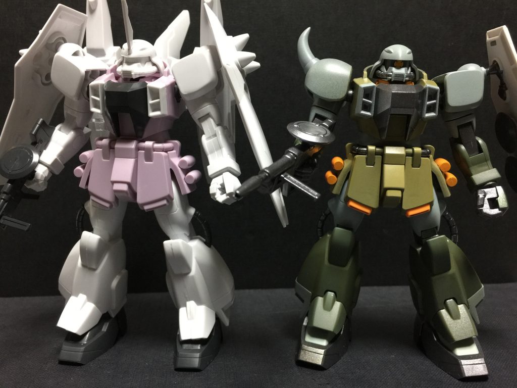 全く別物の造形なのかと思ってたんですが、原型は同じで、HGをかなり簡素化したキットなんですね。