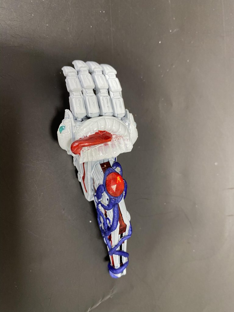 腕部。司馬懿デスティニーの腕をパテ加工。口の形はかなり試行錯誤しました。