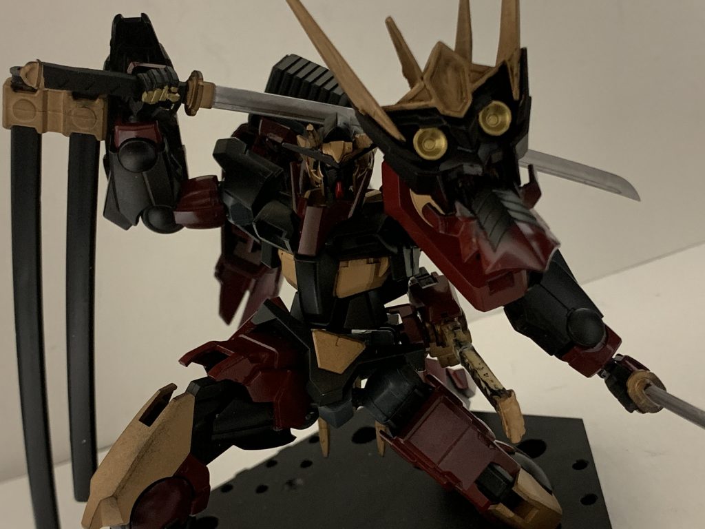 股部分にジャンクパーツで装甲を追加して各パーツの塗り分けでさらに侍らしさをもたせました。