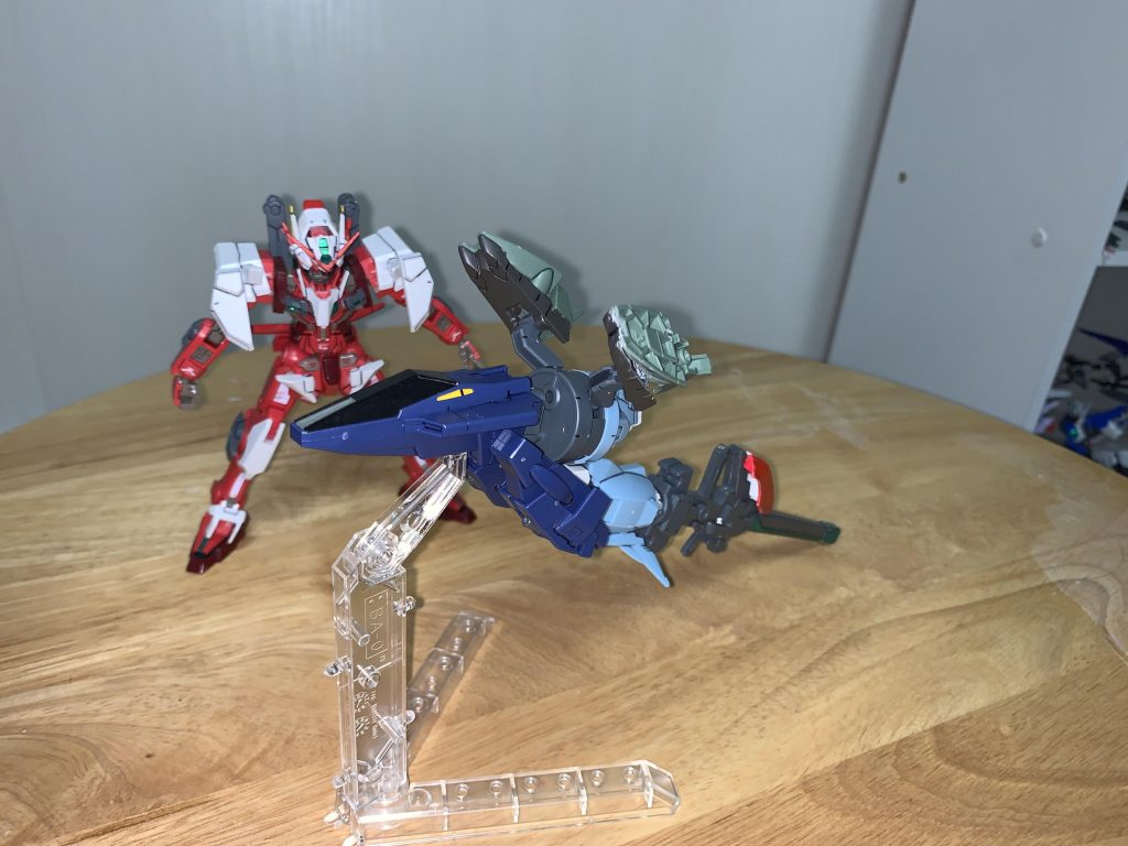 GNキャリアGNレールガンなど、様々な武装を運搬する汎用機という設定です。GNレールガンはhttps://gumpla.jp/hg/506786の方で紹介しているので省きます。