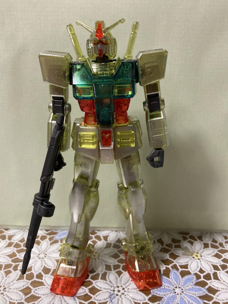 塗装はクリアーブルー、クリアーレッド、シャインシルバーで整形色を生かすように塗りました。