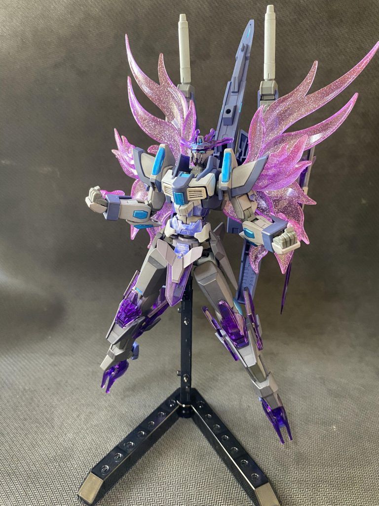 1号機と同じ最大出力モード、アーマーパージの必要がなく安定した出力向上を実現…など2号機として機能も洗練された感をこじつけてみました。ただし一極集中でのフルパワー発動や蹴り技など格闘戦には活かせないことなど、近接メインの1号機とは一長一短な気もします。