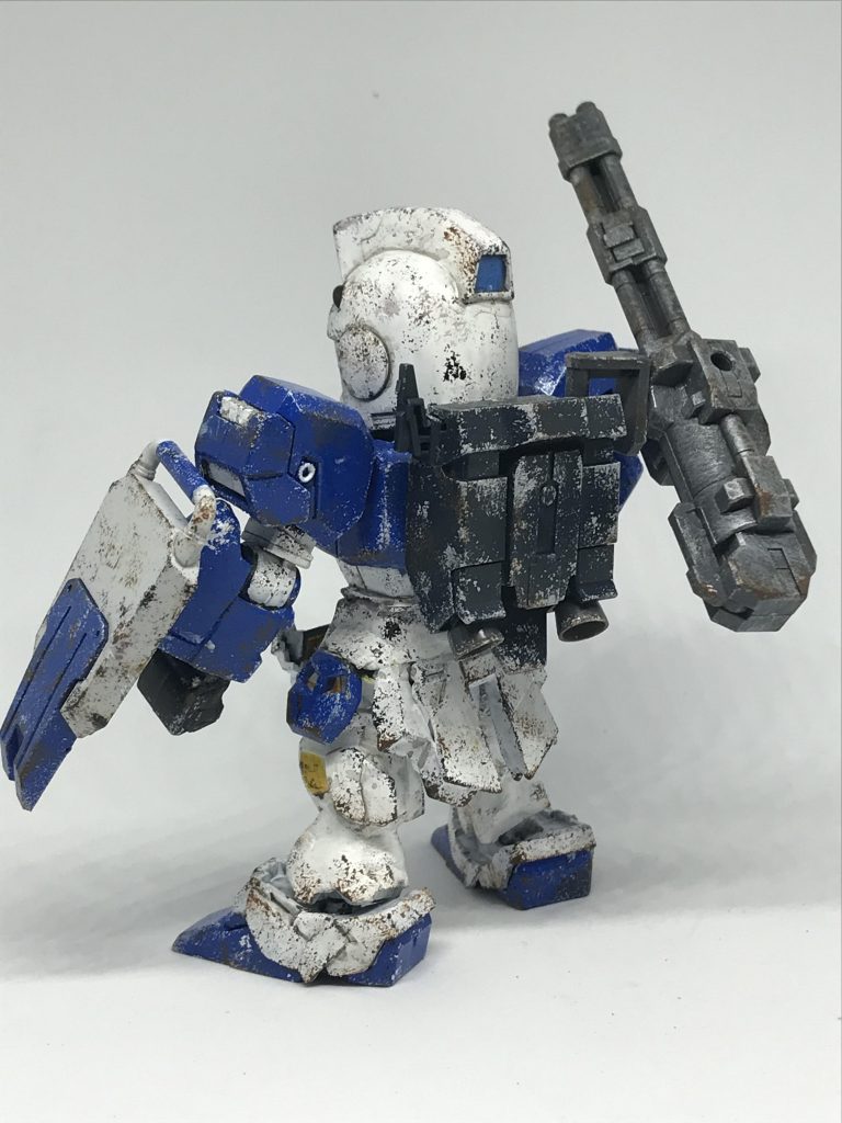 後ろから。ガトリングはなんかのキャンペーンで貰ったものを使用。