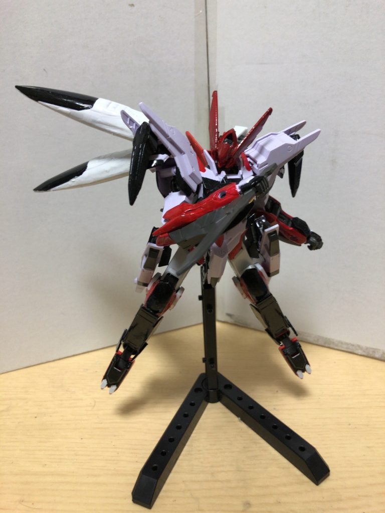 インウィディアモードヴェナンディ本来の瞬発力が猛威を振るうモード。本モードは瞬発力を活かすためだけに存在し、音速並の速さで仕掛ける高速戦闘は