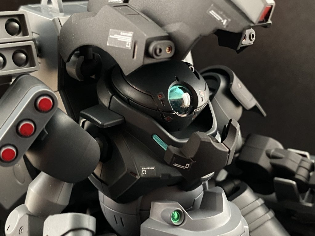 後期型になるにあたり、頭部はつぶらな一つ目になっているよ。センサー部が綺麗に撮れたので。