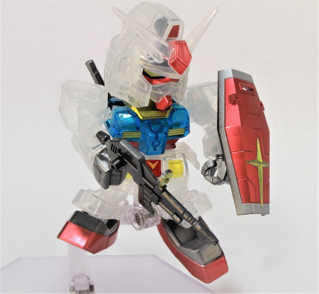 SDガンダムといえば、私らの世代だと横井孝二画伯の可愛い系が基本なのですが、こちらのSDガンダムも格好良くていいですね！