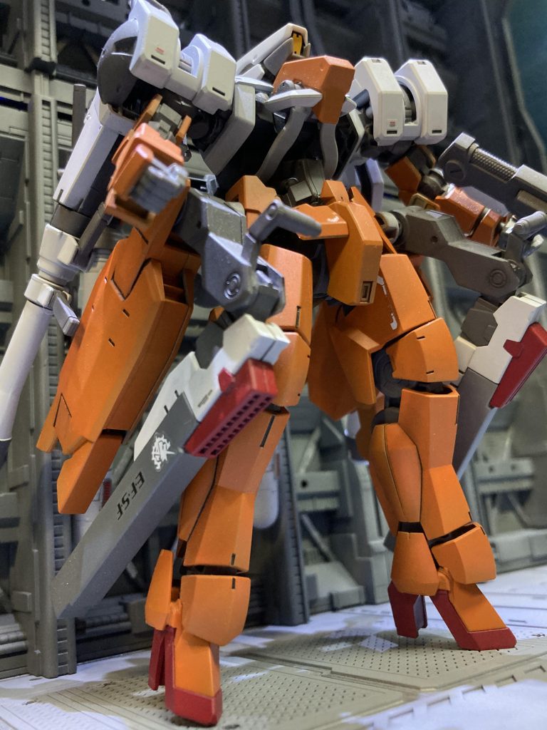 一応イメージはアルドノア・ゼ○の機体。あっちも量産機なので