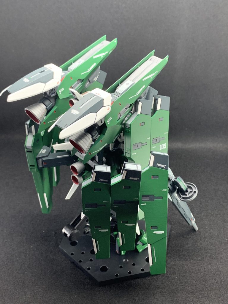 全体を覆う様な装備をイメージしています。