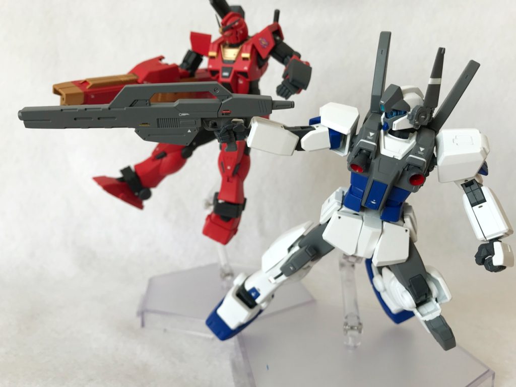 同じ陣営に属しているイングリッド0のヘビーガンダムと。