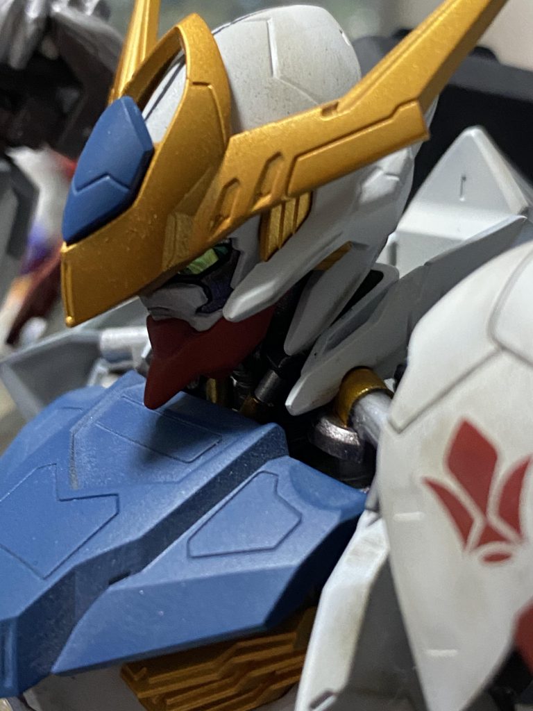 カメラアイはラピーテープを貼っているのでキラキラです