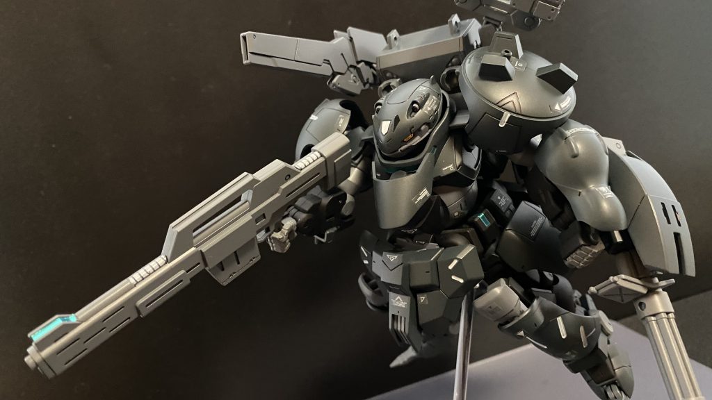 主に胴体部に装着されるボアユニットだったが、こちらは全身に装甲を纏うように装着されており、グリモアアドバンスの稼働を妨げないまま、防御性能の強化に成功している。また、これによりシルエットが変化したことによる、敵に対する威圧効果も上がっている。