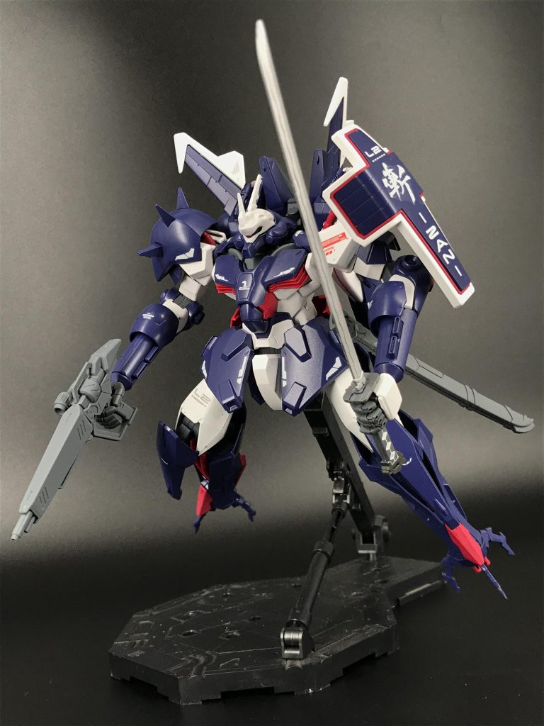 刀を構えて突進！