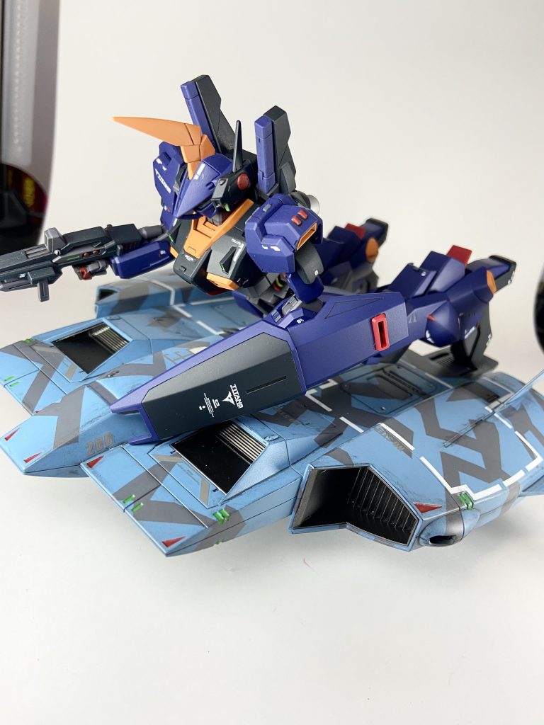 Z系のキットが他にないため、前回投稿したガンダムマークIIに乗って貰いました。