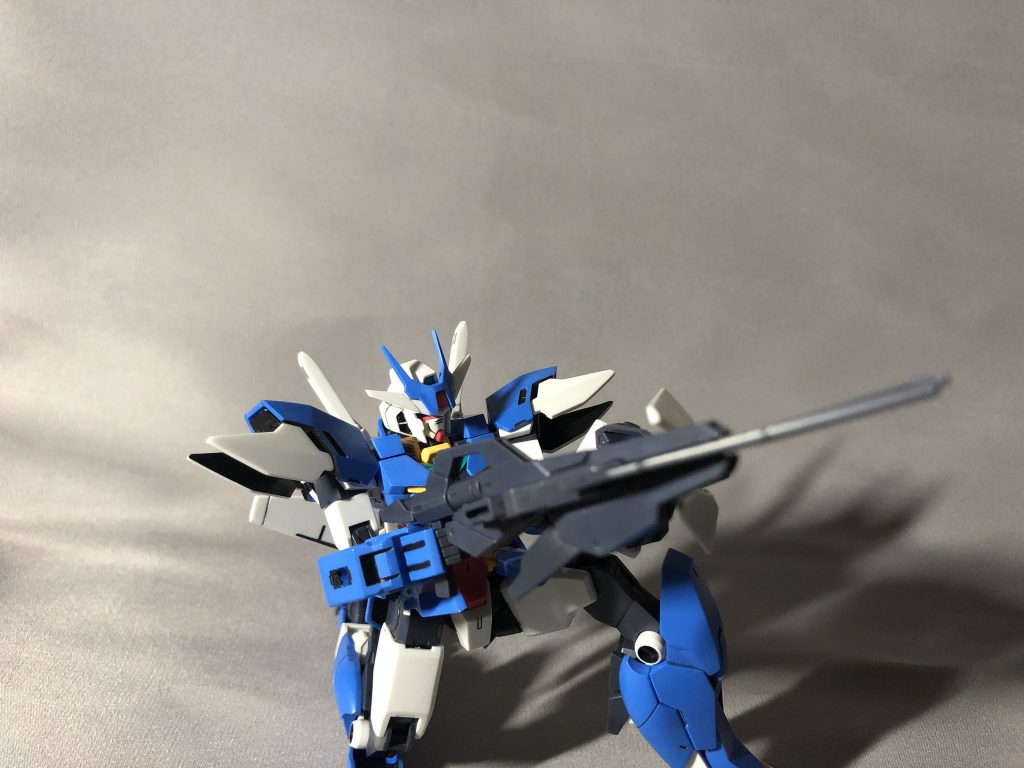 ライフルの細かいディティールについては、ヤスリをかけた時に溝のところにはヤスリが届かないことで、ある程度周りと色味が勝手に変わってくれます