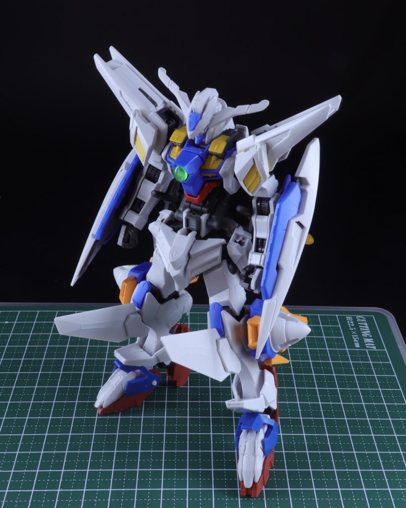 ミキシング構成主張の激しいキュリオスパーツと一つ一つのパーツに特徴が少ないバエルパーツをウイングガンダムのパーツで馴染ませるようにしました😊