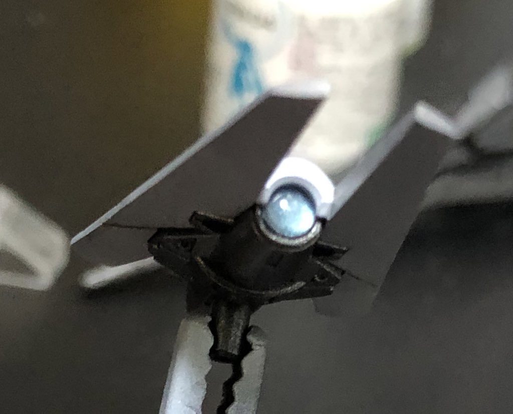 あんまり目立たた無いですが、センサービットにはレンズを付けました。(レンズ一つ紛失済み)レッグのやつにも付いています。