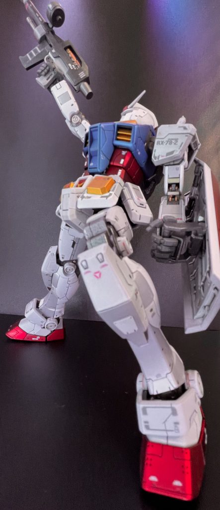 それはさておき話を戻して、前回ゴックさんでなんだかよくわからない世界を覗いてしまったおっさんは今度はガチでがんだむさんと向き合うことにしました。なんかガンプラ作り始めて半年くらいで集大成作る人よくいるのでおっさんも右へならえです。日本人的で素敵です。