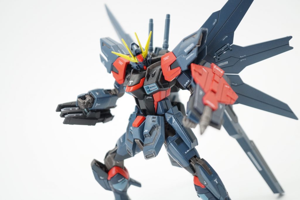 小回り効くようにライフル系は持たず。ビールサーベルと殴りで。